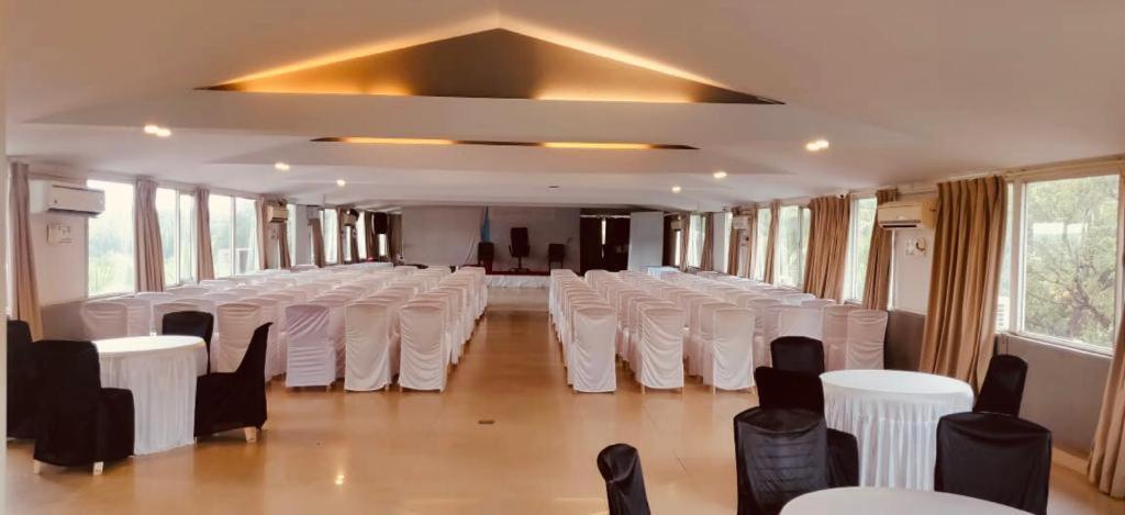 Goveia Grand Resort GOA Exterior photo